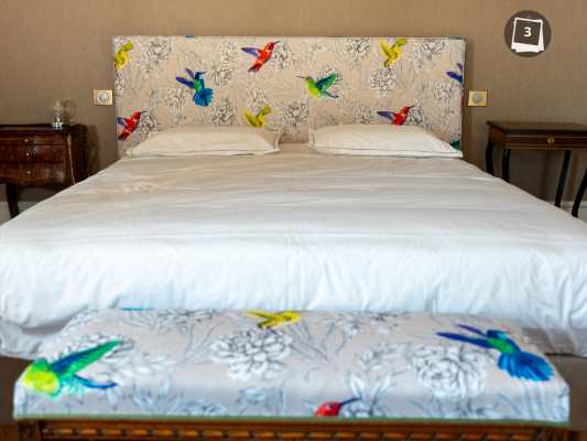 tête de lit et banc sur mesure à motifs